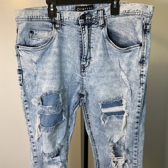 15.Empyre Verge Blue Wash Relaxed Fit Jeans with Distressed Details Size 36 - Picture 3 of 6